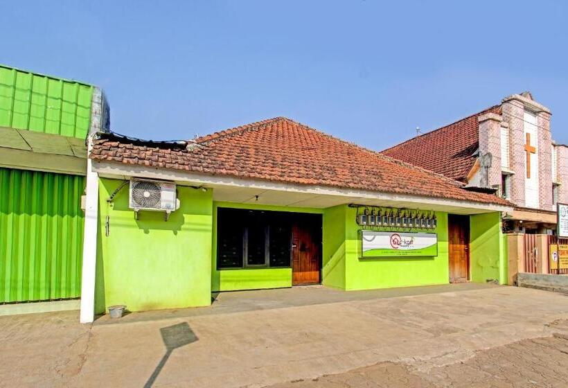 酒店 Spot On 91521 Mayong Guesthouse