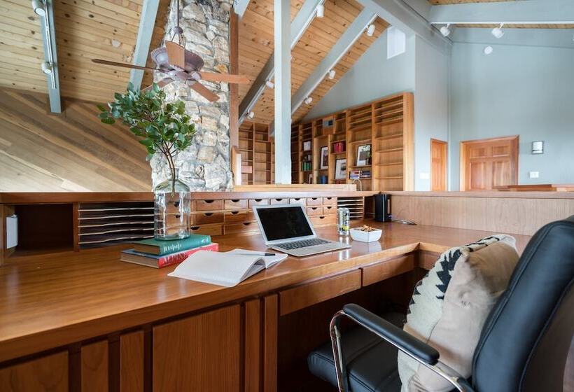 Juniper By Avantstay Incredible Mountainside Home W/ Incredible Lake Views!