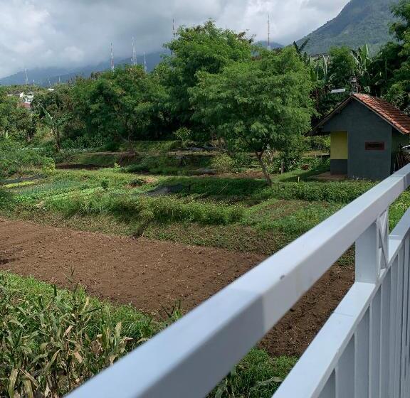 Kayz Villa Batu Dengan Kolam Renang Pribadi