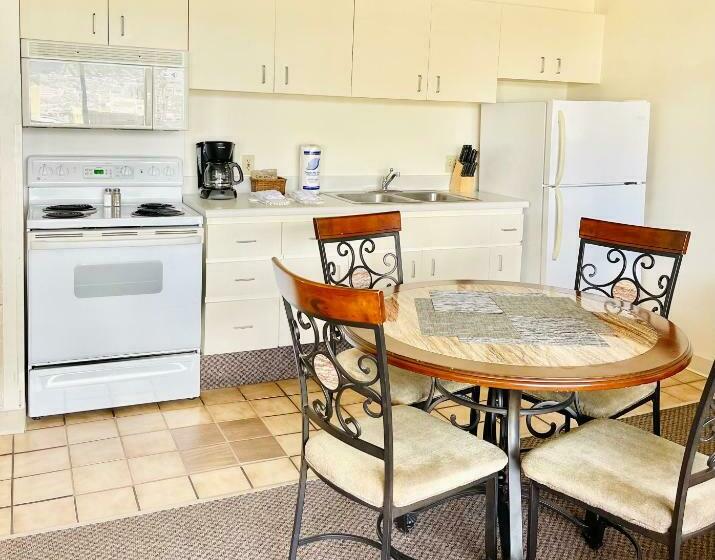 Lovely 1br Condo One Block From Waikiki Beach
