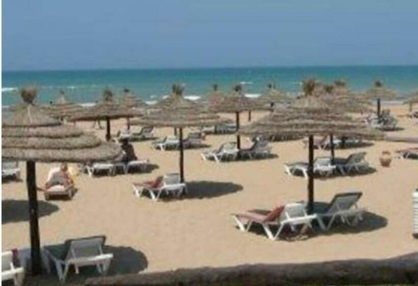 Maison Du Bonheur En Bord De Mer Avec Piscine