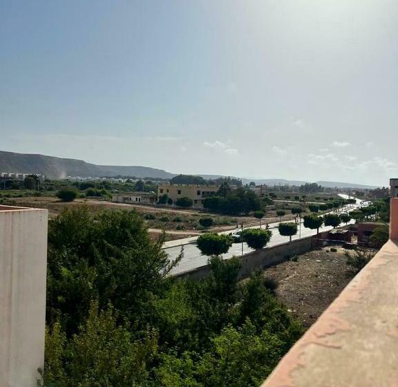 Maison Du Bonheur En Bord De Mer Avec Piscine