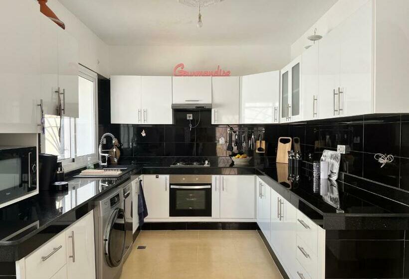 Maison Du Bonheur En Bord De Mer Avec Piscine