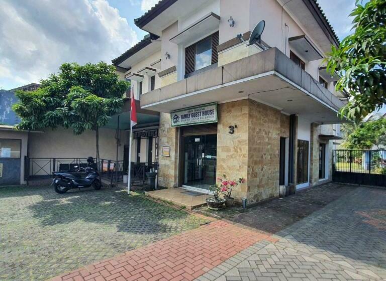 ペンション Candi Panggung Family Guest House Syariah