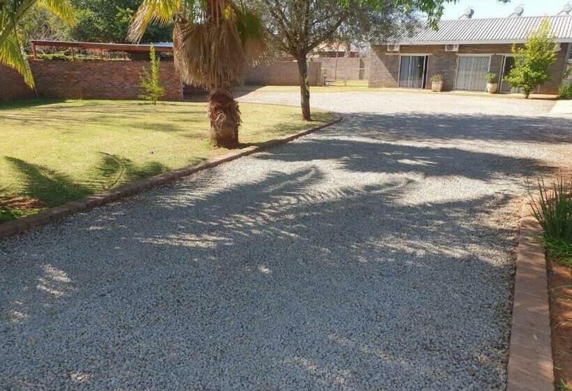 펜션 Chrisand Guesthouse