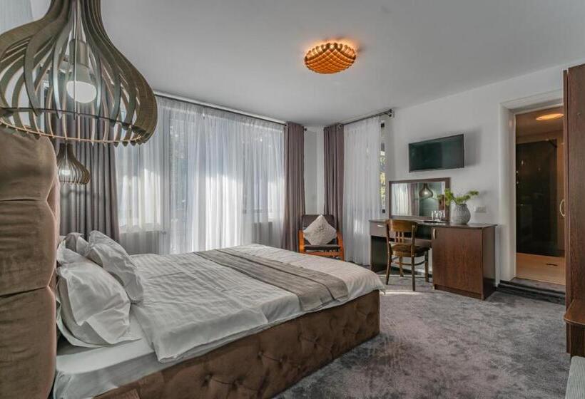 膳宿费 Iris Predeal