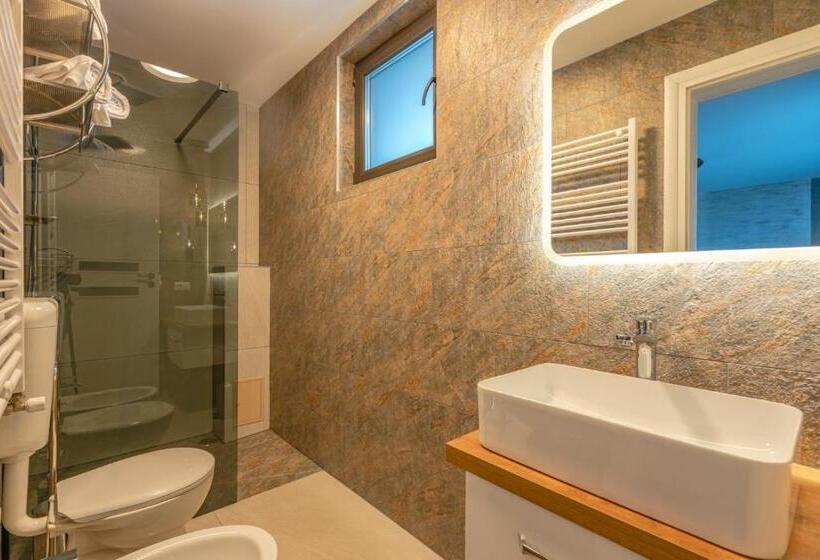 膳宿费 Iris Predeal