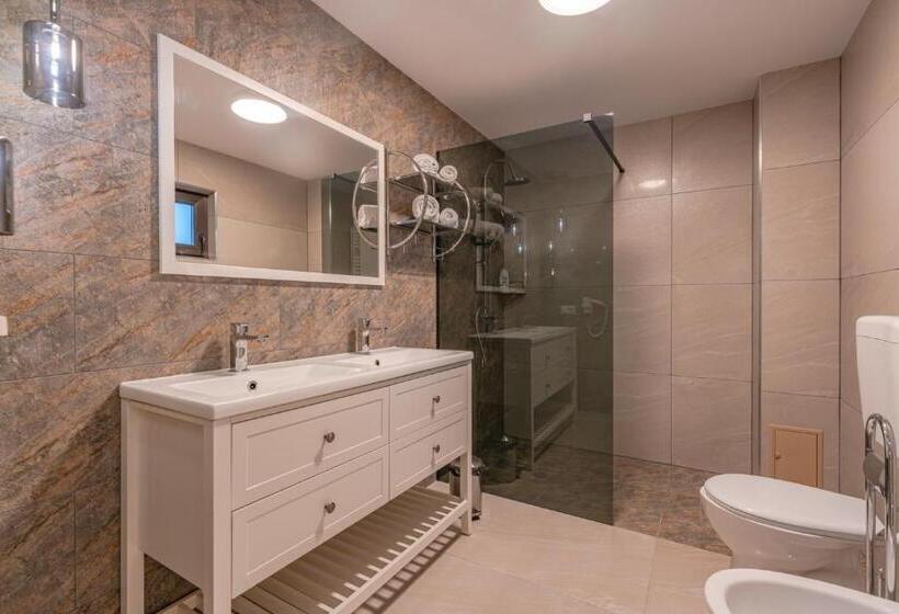 膳宿费 Iris Predeal