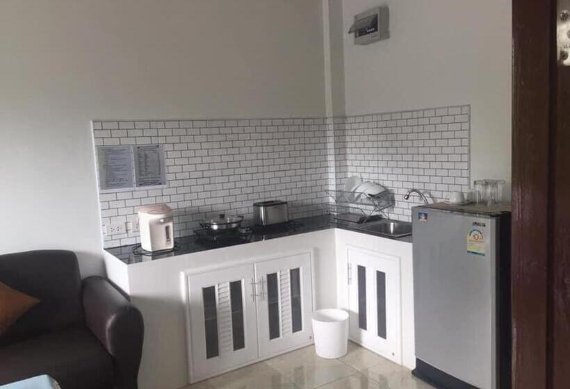 פנסיון Mew House Suanmali Lamai