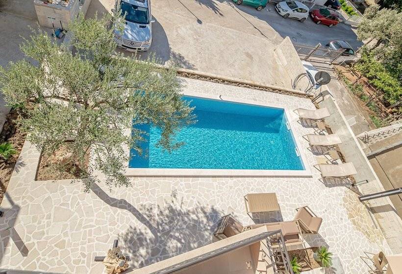 پانسیون N&n Lux Guest House