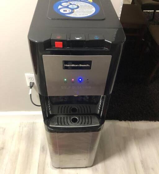 Пансион Spacious Unit With Mountain View