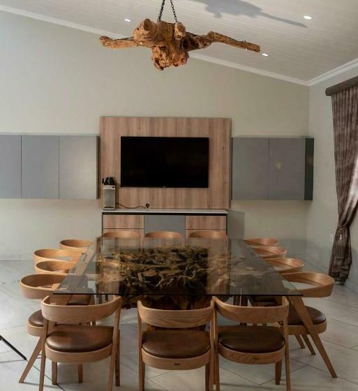 פנסיון The Hank Maribashoek Adventure Lodge