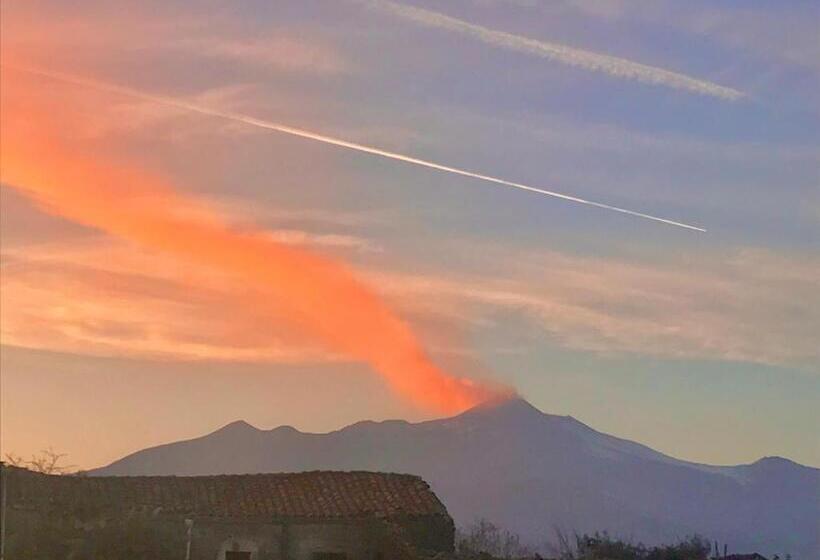 פנסיון Zaffiro Lavico Rooms Etna Nature Sea