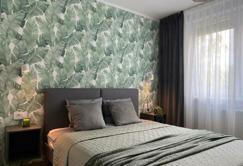 Riverside Jungle Green Apartment