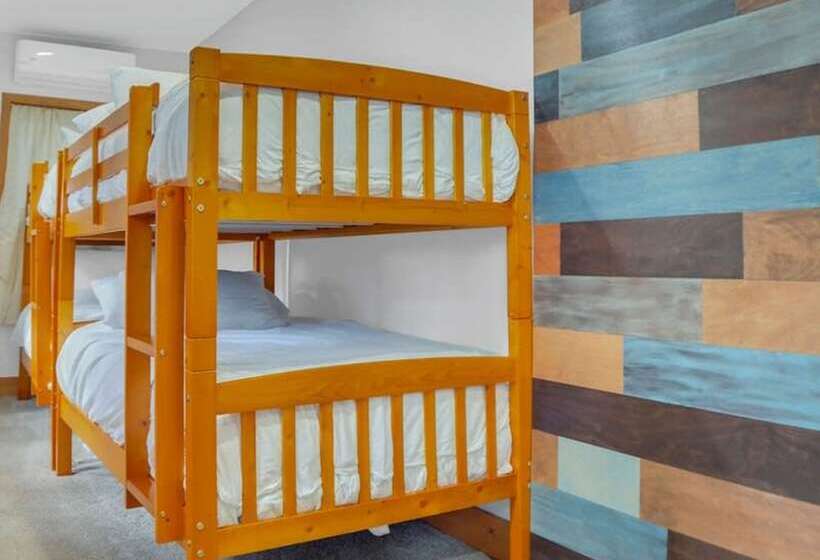 Mountain Cabin, Close To Slopes, 4br And 3ba, Hottub