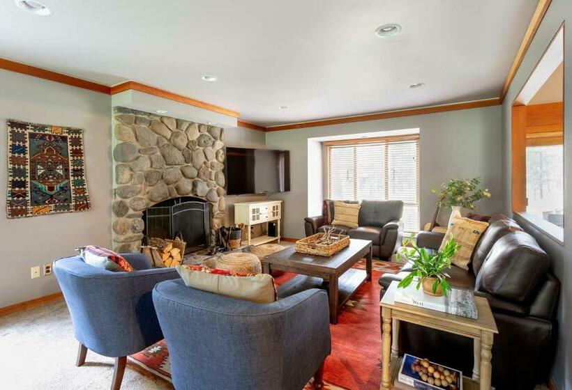 Skylight By Avantstay Elevated Mountain Home W Hot Tub, Billiards, Large Patio