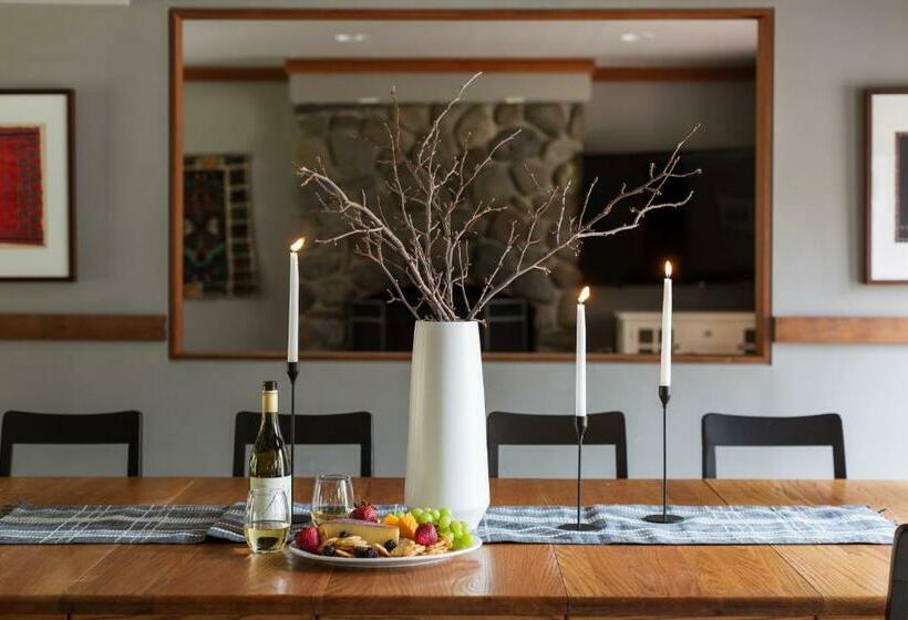 Skylight By Avantstay Elevated Mountain Home W Hot Tub, Billiards, Large Patio