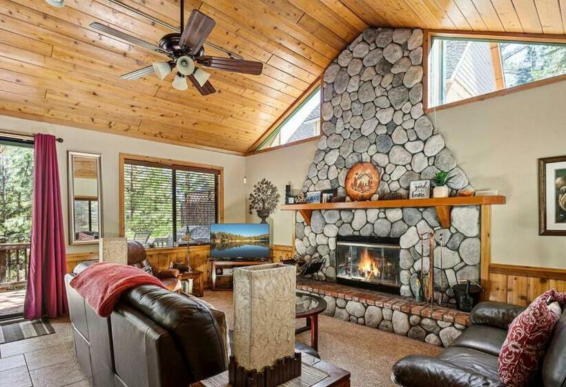 Sutter Ln By Avantstay Beautifully Remodeled Kitchen,4cabin Chic Bedrooms