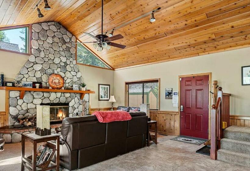 Sutter Ln By Avantstay Beautifully Remodeled Kitchen,4cabin Chic Bedrooms