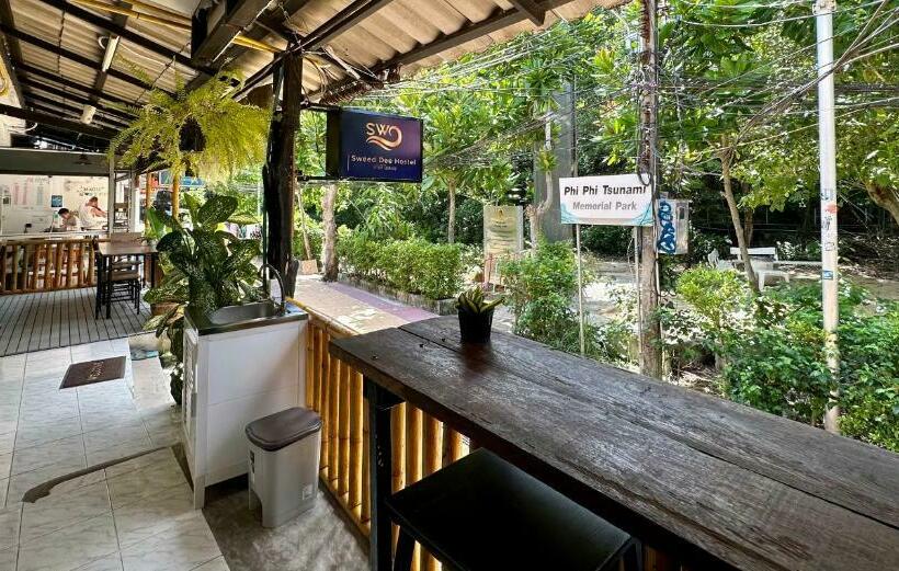 Sweed Dee Hostel
