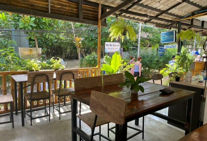 Sweed Dee Hostel