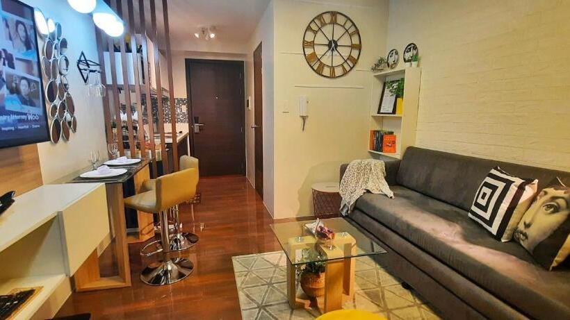 Stylish&comfort Unit With Balcony In Air Makati