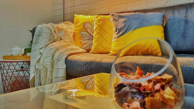 Stylish&comfort Unit With Balcony In Air Makati