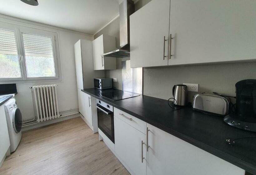 Appartement Spacieux Avec Belle Vue En Haute Ville