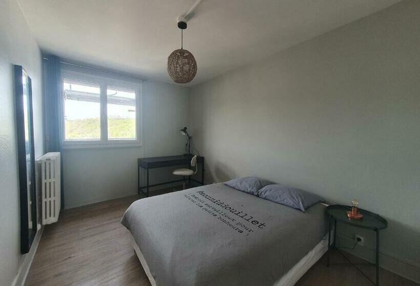 Appartement Spacieux Avec Belle Vue En Haute Ville
