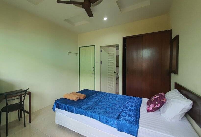 Baan Muchshima Hostel Phuket