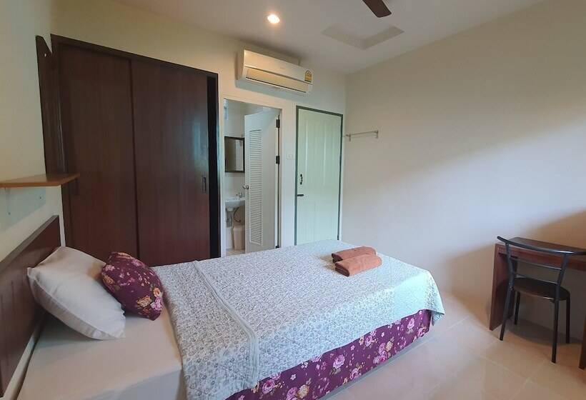 Baan Muchshima Hostel Phuket