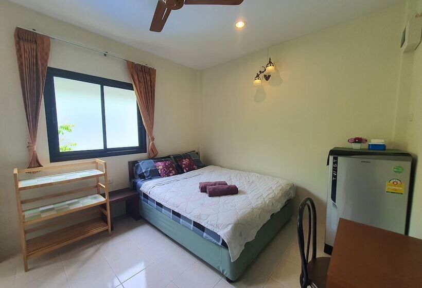 Baan Muchshima Hostel Phuket