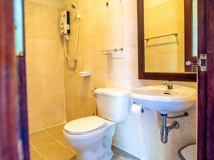 Baan Muchshima Hostel Phuket