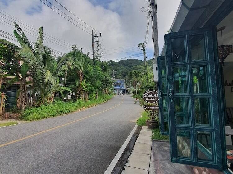 Baan Muchshima Hostel Phuket