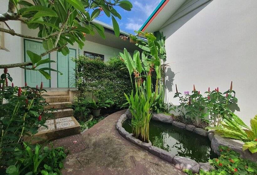 Baan Muchshima Hostel Phuket