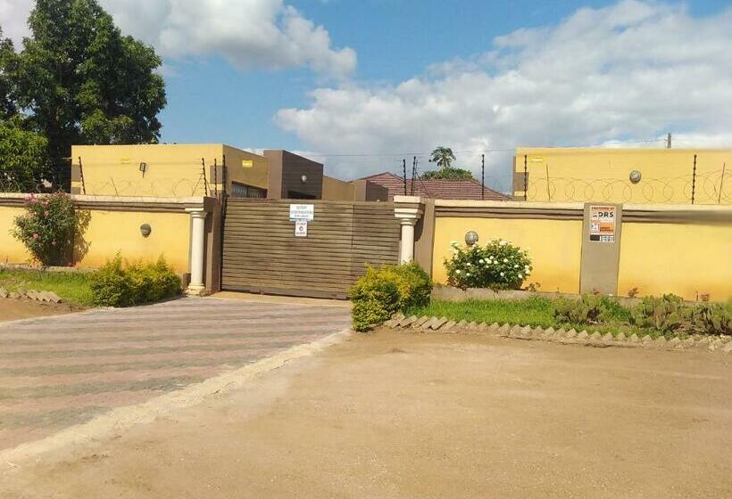 مبيت وإفطار Mutshinyalo Residence