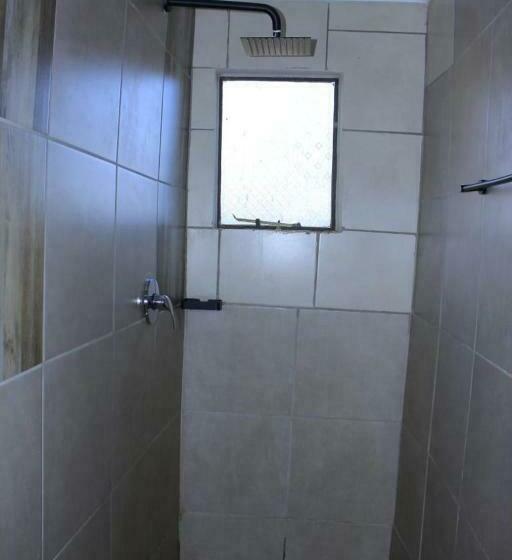 مبيت وإفطار Mutshinyalo Residence