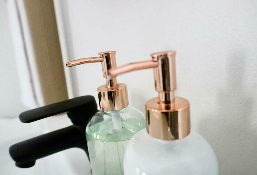 住宿加早餐  Sleep And Go Luxury Tintswalo Nest