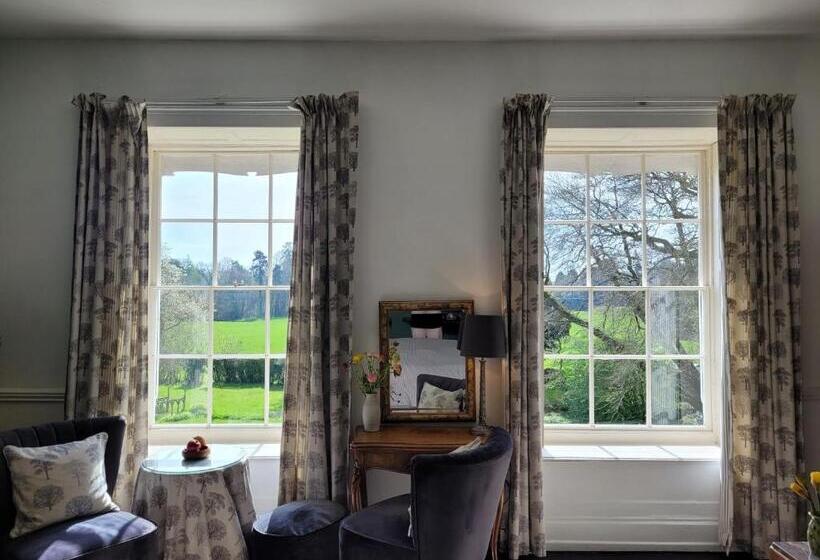 ベッドアンドブレックファースト The Old Vicarage