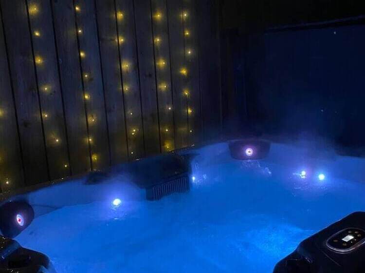 Beautiful Countryside House With Jacuzzi Close To Dublin City