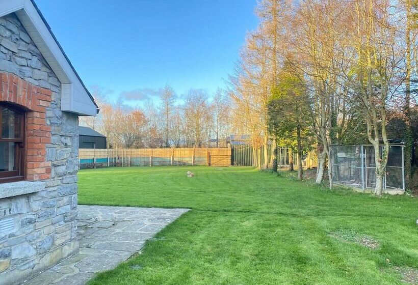 Beautiful Countryside House With Jacuzzi Close To Dublin City
