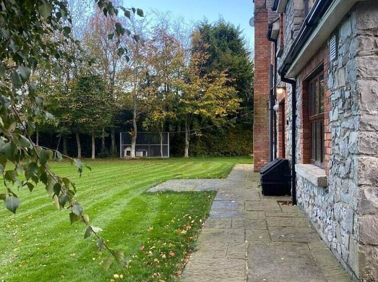 Beautiful Countryside House With Jacuzzi Close To Dublin City