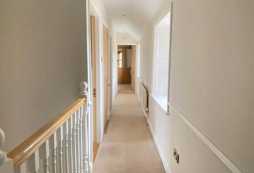 Beautiful Countryside House With Jacuzzi Close To Dublin City