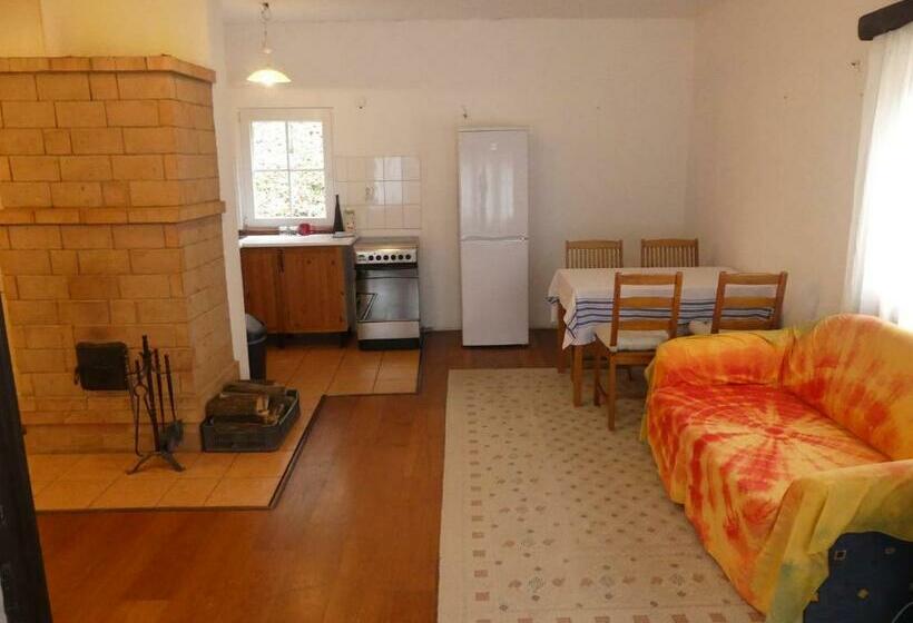 Csendes Pihenés Az Erdő Mellett   Madárfüttyös Vendégház