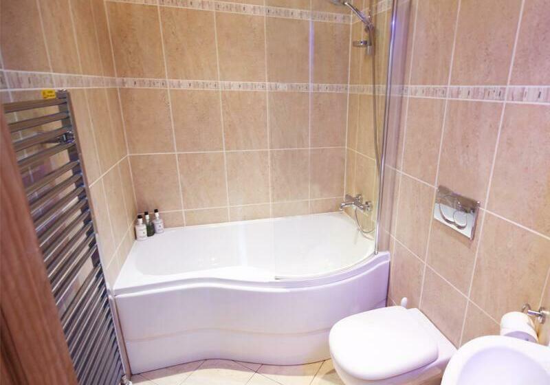 Fernydale Farm Bed & Breakfast