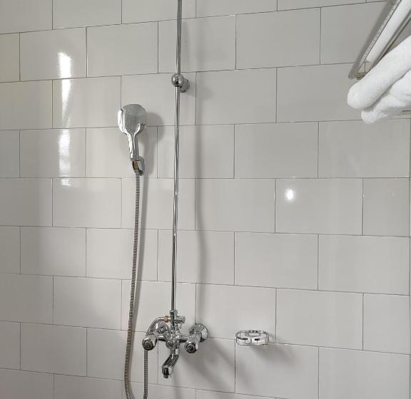 Garden Courts Hotel Masaka