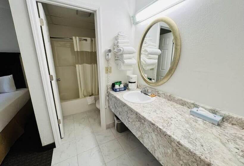 فندق Celebrity Inn