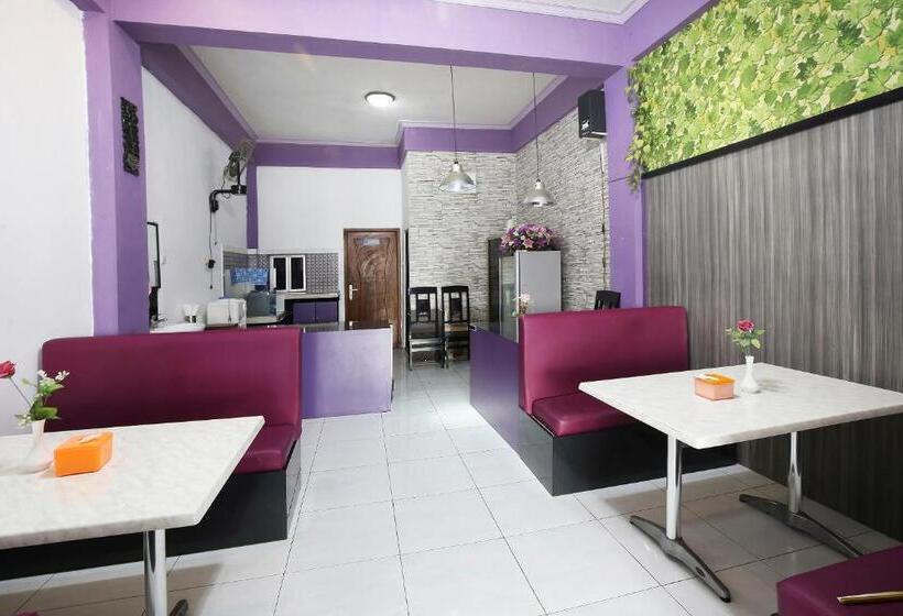 호텔 Collection O 91449 Griya Ampenan Residence