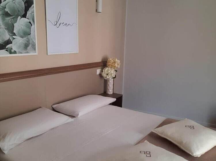 فندق Dimora Donna Dora   Albergo Diffuso