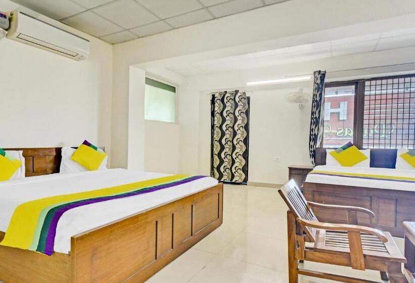 فندق Paras Tower